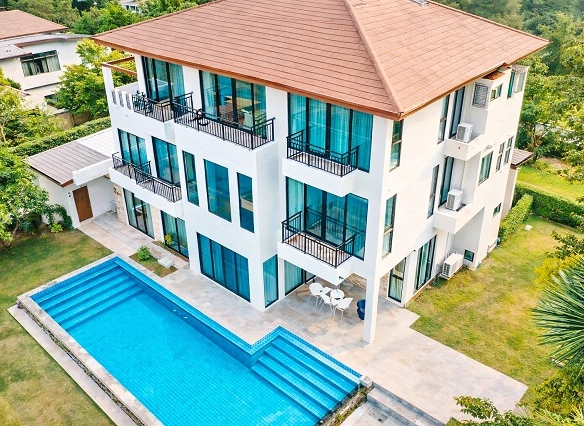 พระราม9 Pool Villa เฟอร์ครบ 6นอน 4ปีมีครั้ง สนามกอล์ฟ กรุงเทพกรีฑา 800ม. คฤหาสน์ 3ชั้น 6น้ำ ม.นานาชาติแสตมฟอร์ด 250ม. 200ตร.วา. 650ตร.ม.