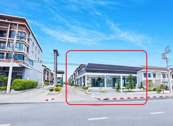 เมกาโฮม มีนบุรี 1 กม. หทัยราษฎร์ ติดถนนสามวา 80ตร.ว. คลีนิคความงาม ร้านนวด โฮมออฟฟิศ 4ห้อง 250ตรม. หน้าหมู่บ้านหรูนับ10,000หลัง