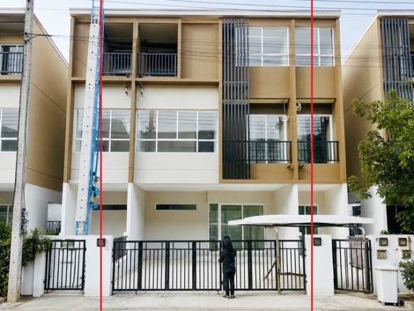 โรบินสันไลฟ์สไตล์ ราชพฤกษ์ 1.55กม. ดูโฮม บางบัวทอง 1.91กม. ชัยพฤกษ์ ทาวน์โฮมหรู 3 ชั้น 3 นอน 3 น้ำ ถ.สะพานนทบุรี 18 ตร.วา. 220 ตร.ม.