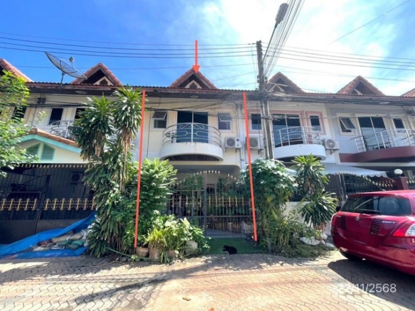 ขายทาวน์เฮ้าส์ บางละมุง จังหวัดชลบุรี ห่างจากเพียงหาดพัทยา 2.4 กม.