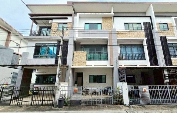 ทาวน์โฮม ลิฟวิ่ง เรสซิเดนซ์ รังสิต – ราชพฤกษ์ ใกล้ SRT สถานีรังสิต