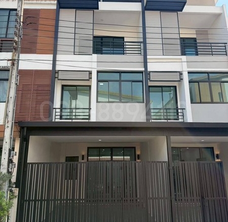 ขายทาวน์โฮม 3 ชั้น ซิกเนเจอร์ ถนนวัชรพล ทำเลดีเยี่ยม ใกล้ทางด่วน เนื้อที่ 17 ตรว 3นอน 3น้ำ บ้านหันทิศเหนือ