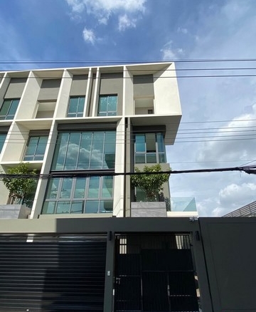 ให้เช่าโฮมออฟฟิศ 4 ชั้นจดทะเบียนได้ พร้อมลิฟท์โดยสารส่วนตัว ใกล้ สถานีรถไฟฟ้าศรีนุช ซอยอ่อนนุช64 โครงการ มิสต์ อ่อนนุช-ศรีนครินทร์