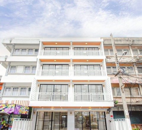 ขายอาคารพาณิชย์ 4 ชั้น 2 คูหา ทะลุถึงกัน ย่านแฮปปี้แลนด์ สาย1 บางกะปิ ทำเลธุรกิจ กว้างขวาง รีโนเวทจัดเต็ม ใกล้เดอะมอลล์บางกะปิ