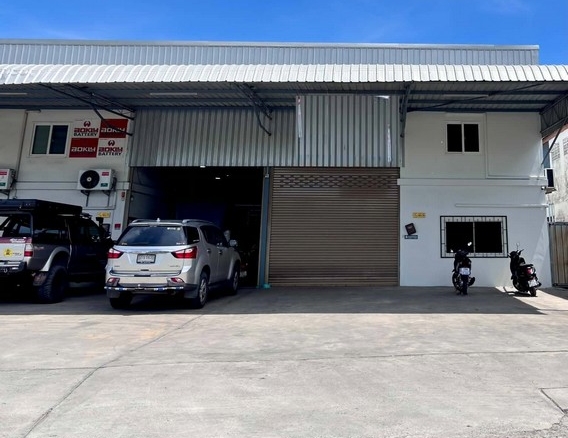 โกดังให้เช่า พุทธมณฑลสาย 4 ขนาด 240 ตารางเมตร อยู่ติดถนนในซอยวัดนครชื่นชุ่ม