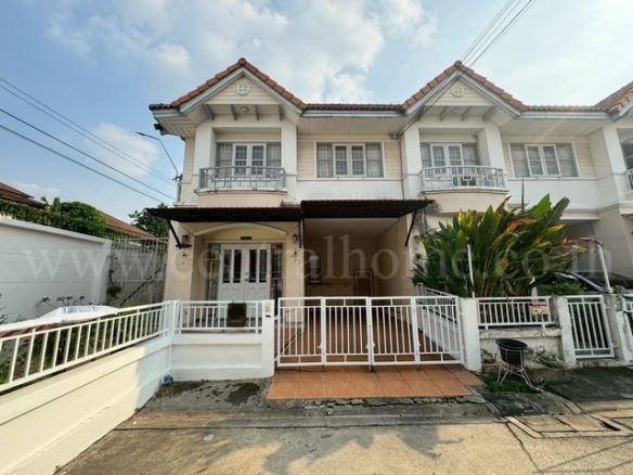 ลดราคาด่วน ทาวน์เฮ้าส์ บ้านเปี่ยมสุข งามวงศ์วาน 23 – ซอยวัดบัวขวัญ ใกล้ MRT สถานีศูนย์ราชการนนทบุรี