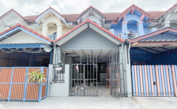ขายทาวน์เฮาส์ 2 ชั้น หมู่บ้านแพรมาพร คลอง 4 ธัญบุรี สภาพต้องรีโนเวทก่อนเข้าอยู่