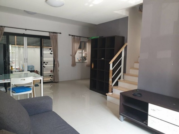ขาย ทาวน์เฮ้าส์ – ใกล้กับ – ศูนย์ราชการแจ้งวัฒนะ – รร. หอวัง นนทบุรี – โรบินสัน ศรีสมาน -ทางด่วน และสนามฟุตบอลเมืองทองยูไนเตด นนทบุรี ปากเกร็ด