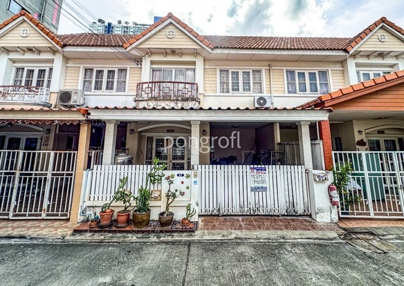 ขายทาวน์เฮ้าส์ หมู่บ้านเปี่ยมสุข รัตนาธิเบศร์ 34 ซ.รัตนาธิเบศร์38 ซอย 1 ติดถนนเมน ใกล้ MRT สะพานพระนั่งเกล้า 3 นอน 19.6 ตร.ว.