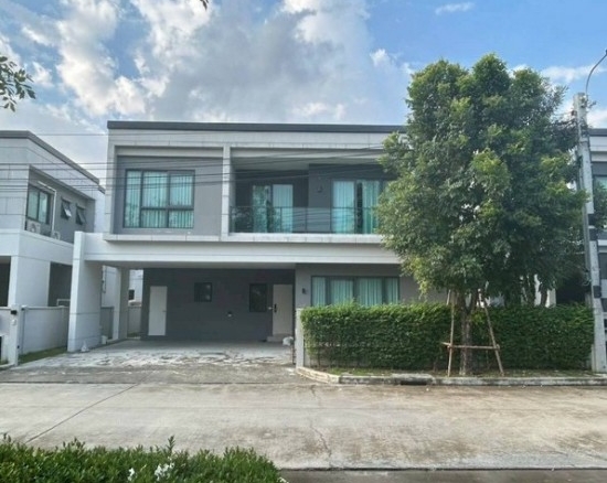 svs357 ให้เช่า บ้านเดี่ยว 2 ชั้น เซนโทร บางนา Centro Bangna หน้าสวน Clubhouse